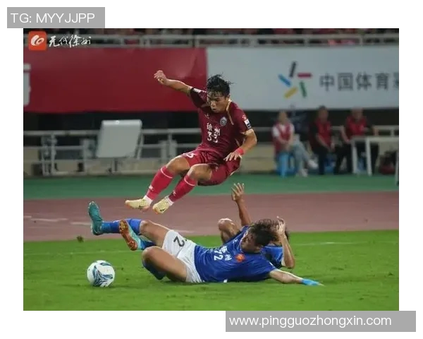 小王是足球明星并且在国际赛场上屡创佳绩赢得无数荣誉和赞誉