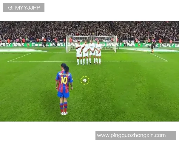 足球明星与他们的宠物们展现的超强默契与独特魅力揭秘